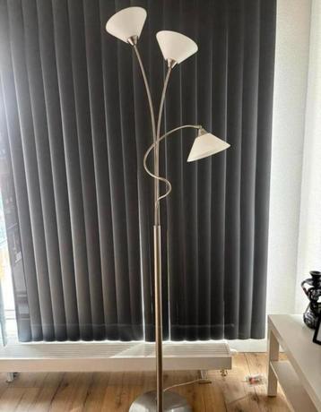 Vloerlamp design beschikbaar voor biedingen
