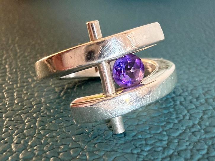 M067/Degelijke Zilveren Amethist ring Bijzonder!!! 16 3/4, Sieraden, Tassen en Uiterlijk, Ringen, Gebruikt, Dame, Kleiner dan 17