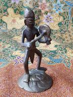 Man met trommel mooi antiek brons beeldje uit India 9,2 cm., Antiek en Kunst, Ophalen of Verzenden