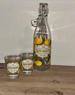 Beugel fles + 2 glaasjes - Xenos, Huis en Inrichting, Glas of Glazen, Ophalen of Verzenden, Overige stijlen, Glas