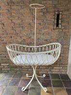 Vintage Rotan baby wieg, Kinderen en Baby's, Babywiegjes en Ledikanten, Ophalen, Zo goed als nieuw, Wieg