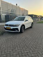 Volkswagen Tiguan 2.0 TDI 240pk 4Motion DSG 2017 Wit, Auto's, Automaat, 4 cilinders, 193 €/maand, Wit