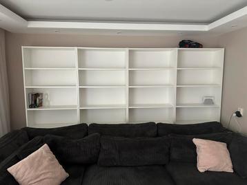 Witte Boekenkast beschikbaar voor biedingen