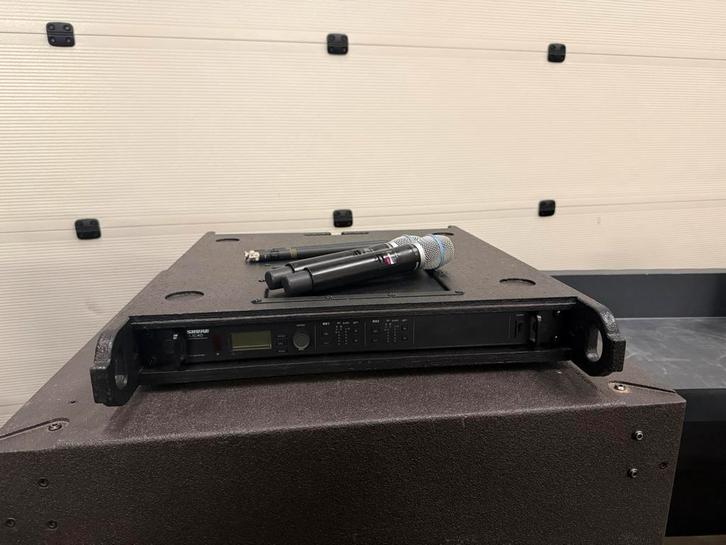 Shure ULXD set inclusief 2 handheld microfoons k51 600 band, Muziek en Instrumenten, Microfoons, Zo goed als nieuw, Zangmicrofoon