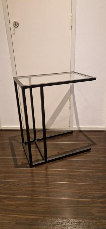 laptop / bijzettafel beschikbaar voor biedingen
