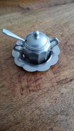 miniatuur suikerpotje met lepeltje, Ophalen