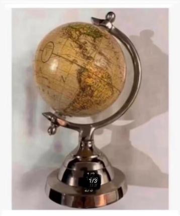 Wereldbol woondecoratie 25 cm, op metalen voet beschikbaar voor biedingen