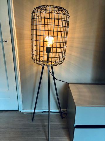 Moderne Vloerlamp Barir Messing beschikbaar voor biedingen