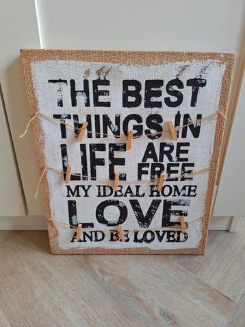 Tekstbord op jute beschikbaar voor biedingen