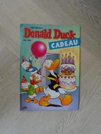Donald Duck cadeau 1952-2002, Eén stripboek, Ophalen of Verzenden, Zo goed als nieuw