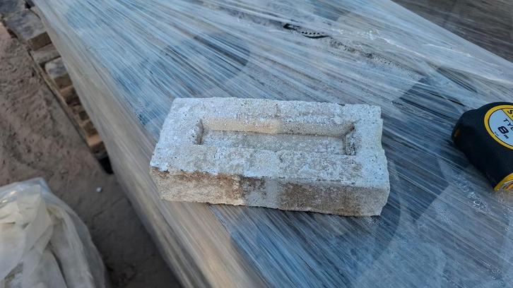 2000 x Witte Metselsteen € 0,65 per stuk, Doe-het-zelf en Verbouw, Metselstenen, Zo goed als nieuw, Bakstenen, Ophalen of Verzenden