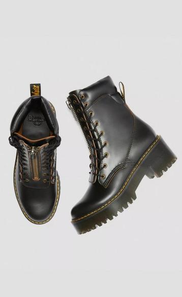 Dr. Martens  beschikbaar voor biedingen