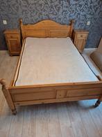 grenen bed met 2 nacht kastje 1.4 bij 2 meter, Antiek en Kunst, Ophalen