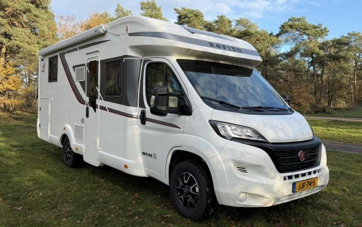 Rapido 696F, 60 Years Edition, 2022, lage. km.st, Schadevrij, Caravans en Kamperen, Campers, Particulier, tot en met 4, Half-integraal