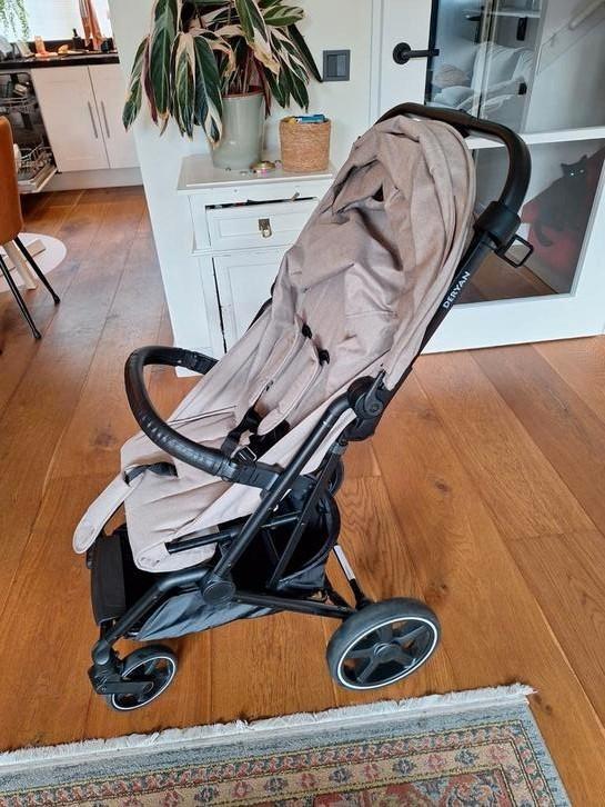 Deryan XL XP buggy nougat, Kinderen en Baby's, Buggy's, Zo goed als nieuw, Ophalen of Verzenden