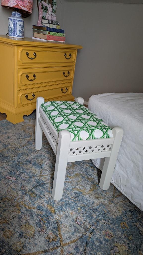 Vintage poefje/ krukje met Harlequin stof, Huis en Inrichting, Krukjes, Zo goed als nieuw, Hout, Ophalen of Verzenden