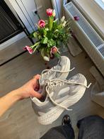 Mercer Amsterdam re-run max Sneakers - Zo goed als nieuw, Ophalen of Verzenden, Grijs, Sneakers of Gympen, Zo goed als nieuw