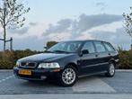 Volvo V40 1.8 2004 Zwart - APK 04-2026, Auto's, Volvo, 65 €/maand, 4 cilinders, Handgeschakeld, 1783 cc