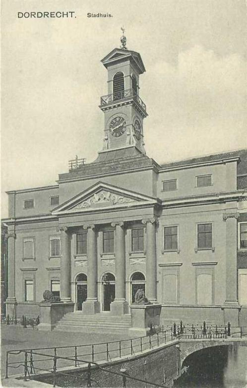 (300-434-033) Dordrecht Stadhuis, Verzamelen, Ansichtkaarten | Nederland, Zuid-Holland, Verzenden