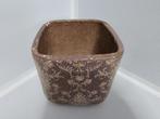 Bruine bloempot met motieven van takken van Pots Only, Kunststof, Vierkant, Nieuw, Tuin