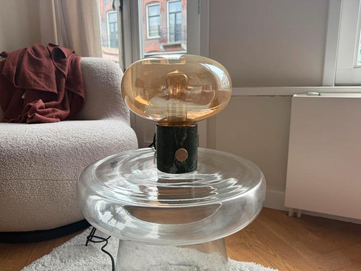 Mooie tafellamp met marmer en rookglas - Charlize, Huis en Inrichting, Lampen | Tafellampen, Zo goed als nieuw, Minder dan 50 cm