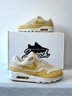 Nike Air Max 90/1 Wheat Gold (EU 37,5), Geel, Nike, Ophalen of Verzenden, Sneakers of Gympen