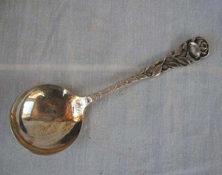 Grote roomlepel met Hildesheimer Rose - Justinus (2671), Antiek en Kunst, Antiek | Bestek, Ophalen