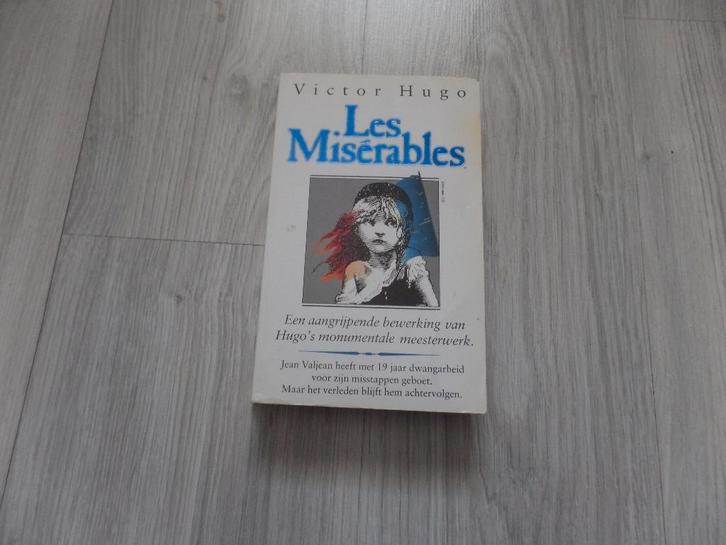 Victor Hugo Les miserables, Boeken, Romans, Gelezen, Europa overig, Ophalen of Verzenden