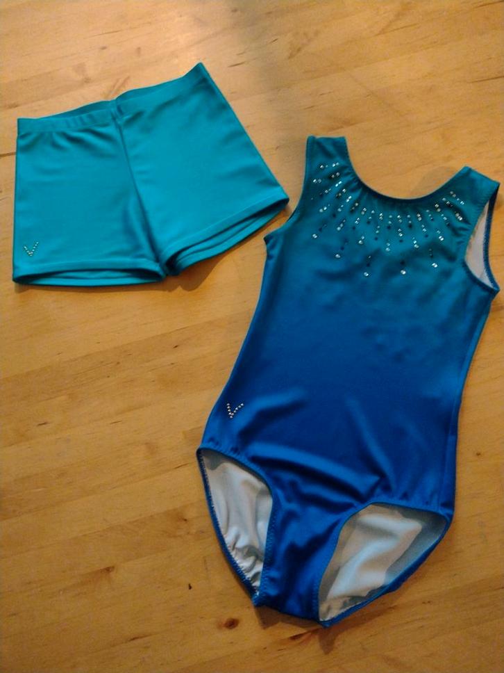 Turnpakje+broekje mt 146/152 nieuw handwerk, Sport en Fitness, Turnen, Nieuw, Turnpak(je), Kindermaat 146 t/m 176, Blauw, Ophalen of Verzenden