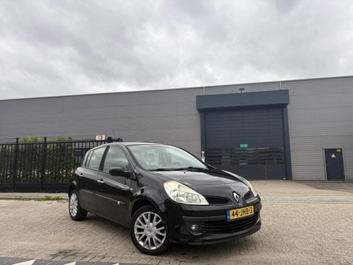 Renault Clio 1.2-16V Collection Airco Cruise Lage km Nap✅, Auto's, Renault, Bedrijf, Clio, ABS, Airbags, Airconditioning, Boordcomputer