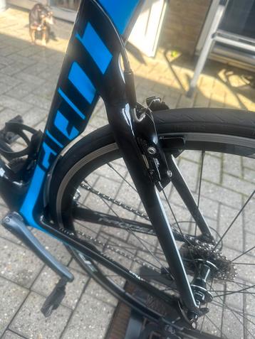 Giant propel beschikbaar voor biedingen