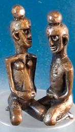 Afrikaanse beeldjes. Brons. Man & vrouw.  6.5 cm., Antiek en Kunst, Kunst | Niet-Westerse kunst, Ophalen