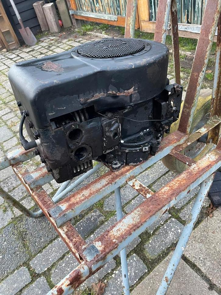 Briggs and straton zitmaaier motor mer carburateur en uitlaa, Tuin en Terras, Zitmaaiers, Gebruikt, Ophalen