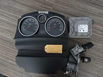 ECU Opel Astra H A16XER Bj 2010 complete set. beschikbaar voor biedingen