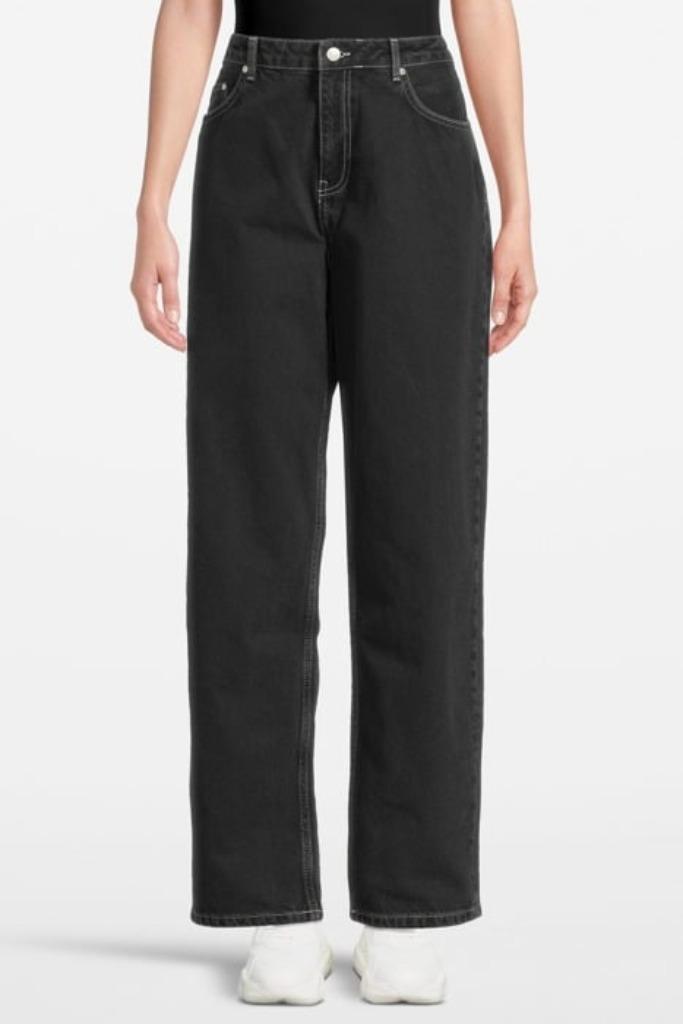 Nieuw met kaartjes jeans spijkerbroek Moschino van 275 v 79€, Kleding | Dames, Spijkerbroeken en Jeans, Nieuw, W30 - W32 (confectie 38/40)