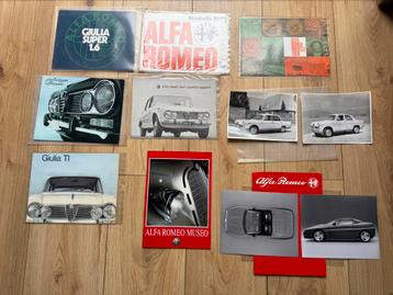 Alfa Romeo folders, tijdschriften en boekjes beschikbaar voor biedingen