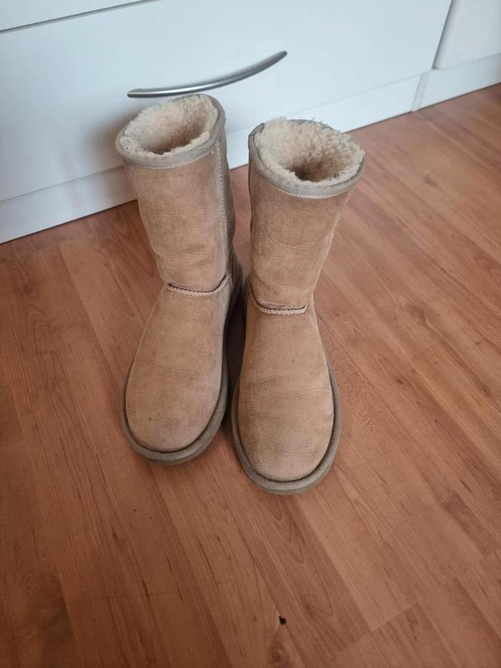 UGG Australia laarzen - maat 39 - originele UGG’s, Kleding | Dames, Schoenen, Gedragen, Lage of Enkellaarzen, Beige, Ophalen of Verzenden