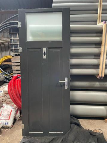 Binnendeur met glas, wc deur, met slot beschikbaar voor biedingen