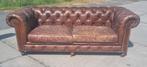 Vintage Chesterfield sofa cigar brown + GRATIS BEZORGING, Huis en Inrichting, Gebruikt, ., Chesterfield, Driepersoons