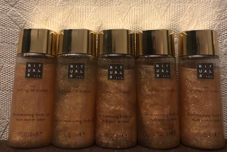 Rituals Karma shimmering body oil set, Sieraden, Tassen en Uiterlijk, Uiterlijk | Lichaamsverzorging, Nieuw, Bodylotion, Crème of Olie