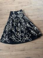 Zwart-witte rok met borduursels - Maat 38, Kleding | Dames, Rokken, Maat 38/40 (M), H&M, Zwart, Ophalen of Verzenden