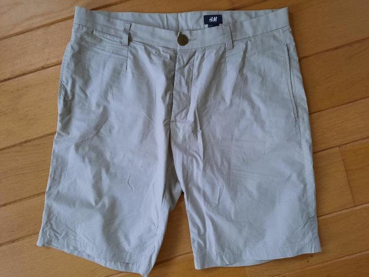 H&M bermuda kaki zand maat 31 - als nieuw -, Kleding | Heren, Broeken en Pantalons, Zo goed als nieuw, Maat 48/50 (M), Beige, Ophalen of Verzenden