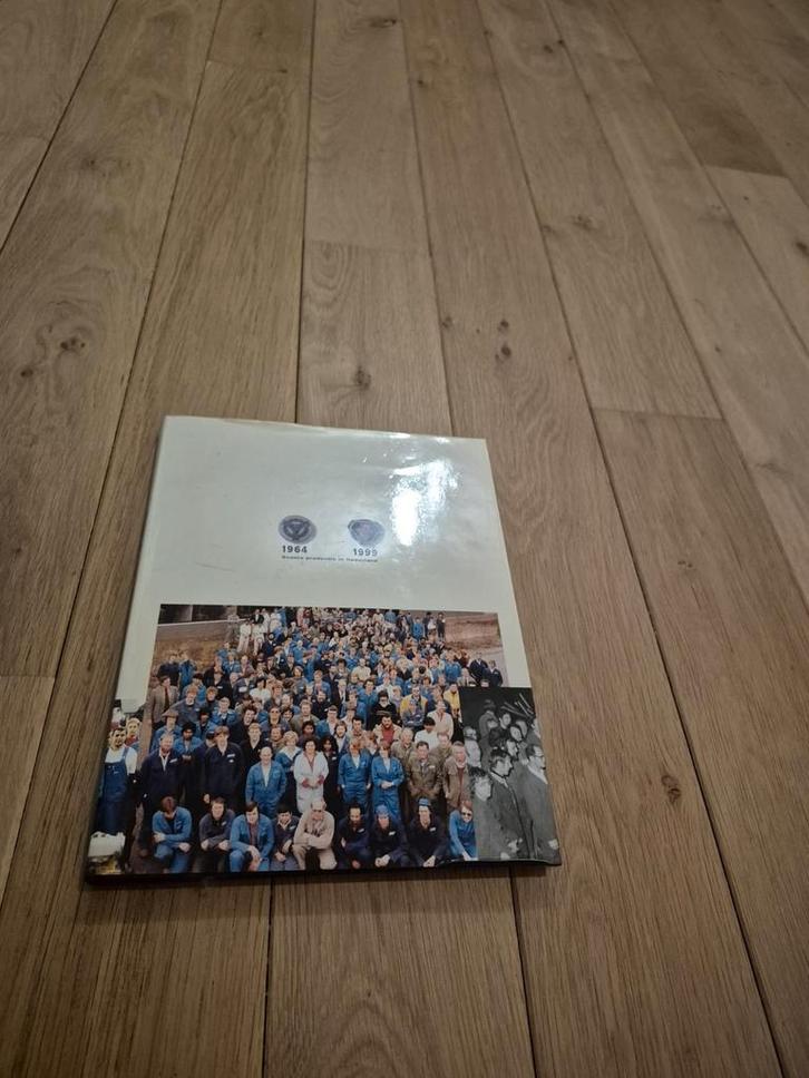Boek Scania productie in Nederland 35 jaar., Verzamelen, Automerken, Motoren en Formule 1, Motoren, Ophalen of Verzenden