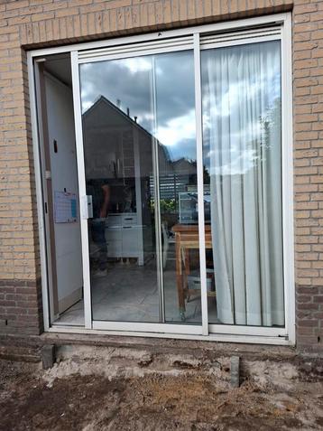 Aluminium schuifpui beschikbaar voor biedingen