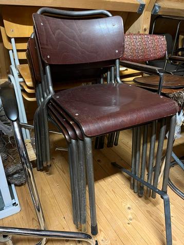 Zes Gispen TU-Delft stoelen (opknappers) beschikbaar voor biedingen