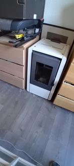 Petite 6kw witte pelletkachel, Gebruikt, Overige brandstoffen, Ophalen of Verzenden, Pelletkachel