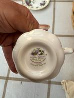 Royal Albert Februari Kop en Schotel - Viooltjes, Antiek en Kunst, Ophalen of Verzenden