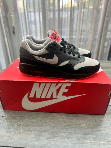 Nike air max 1 GS 38,5 beschikbaar voor biedingen