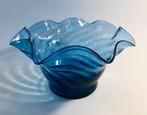 Vintage schaal, van blauw glas, mondgeblazen Italiaans glas, Antiek en Kunst, Ophalen of Verzenden