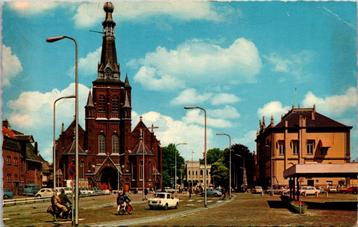 Tilburg - Kerk Heike en Gemeentehuis (1981) beschikbaar voor biedingen